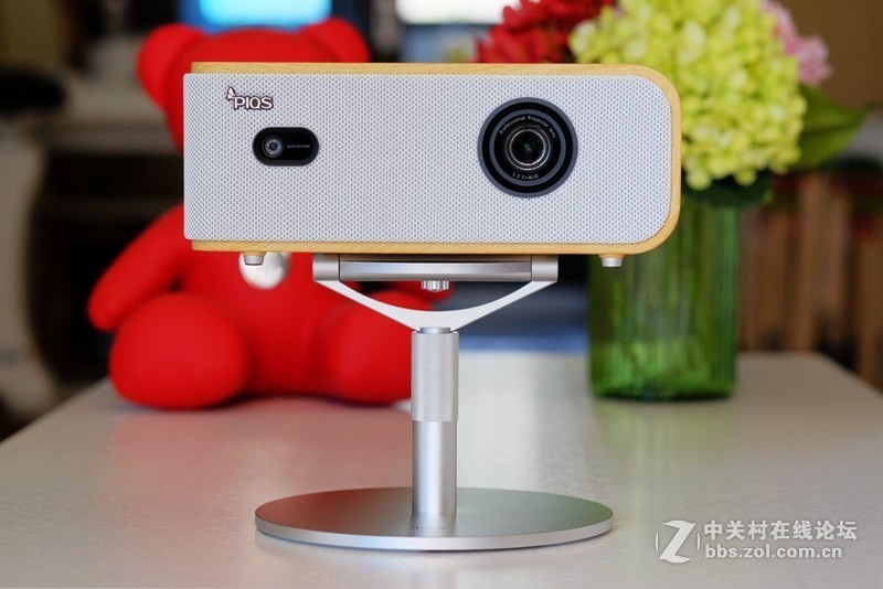 神画Q1智能影院，卧室有你更精彩