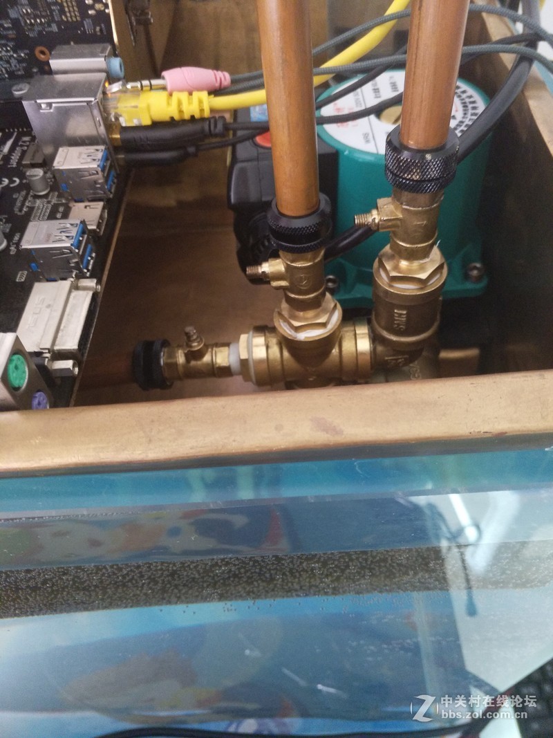 第一台无风扇0分贝水冷主机出炉，历时2个多月