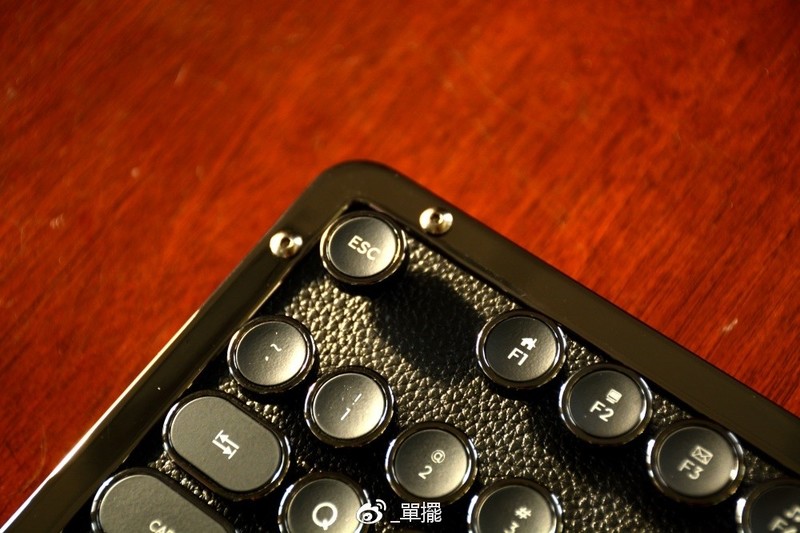 【單擺出品】绝美复古---AZIO RCU ONYX机械键盘分享