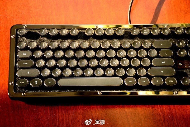【單擺出品】绝美复古---AZIO RCU ONYX机械键盘分享