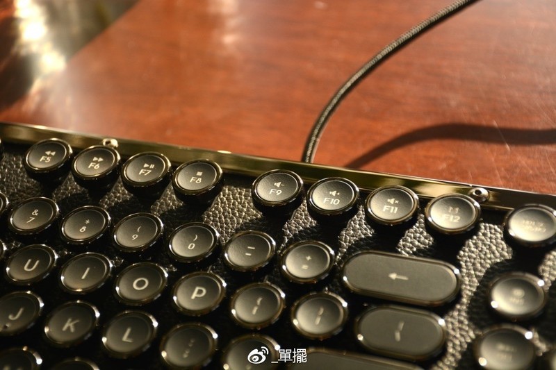 【單擺出品】绝美复古---AZIO RCU ONYX机械键盘分享