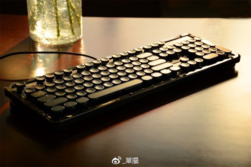 【單擺出品】绝美复古---AZIO RCU ONYX机械键盘分享