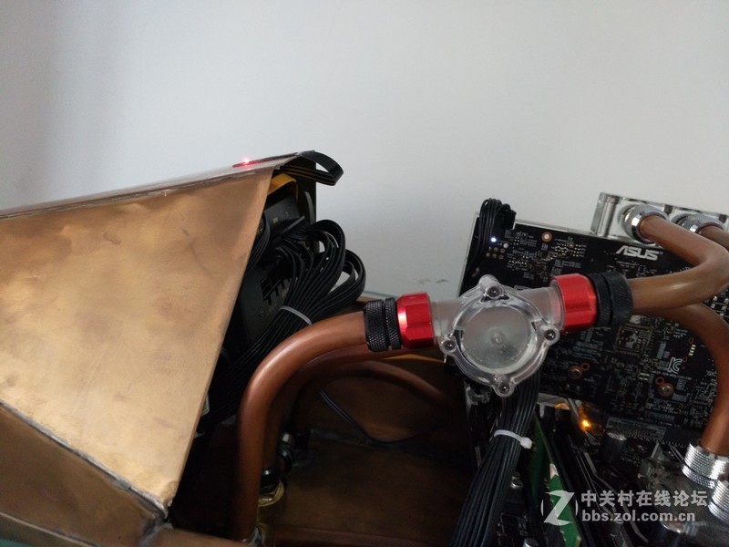 第一台无风扇0分贝水冷主机出炉，历时2个多月