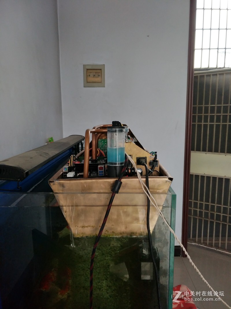 第一台无风扇0分贝水冷主机出炉，历时2个多月