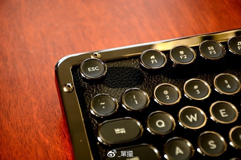 【單擺出品】绝美复古---AZIO RCU ONYX机械键盘分享