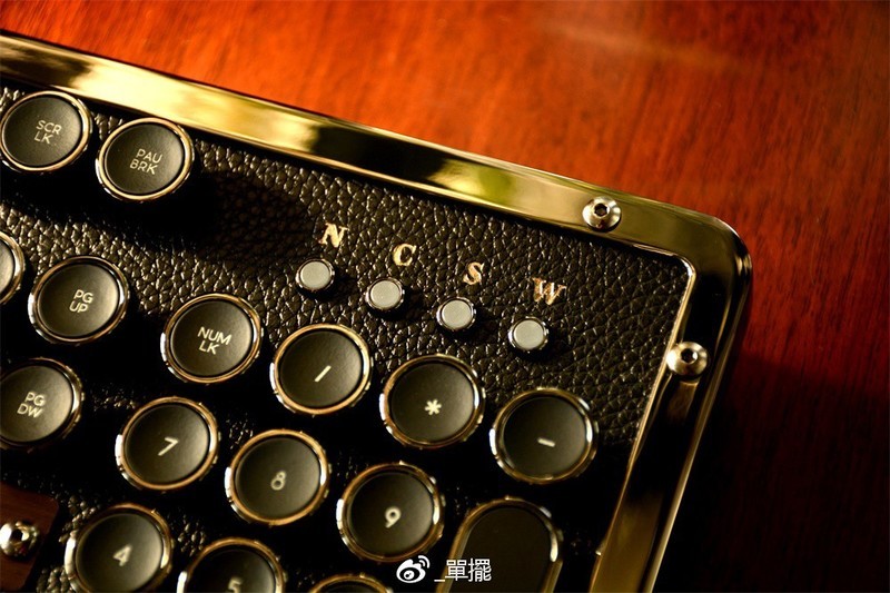 【單擺出品】绝美复古---AZIO RCU ONYX机械键盘分享