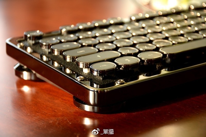 【單擺出品】绝美复古---AZIO RCU ONYX机械键盘分享