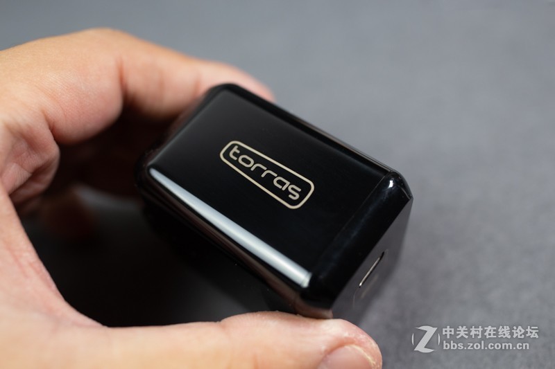 iPhone XS MAX原充慢掉渣？上手图拉斯29W PD旅充