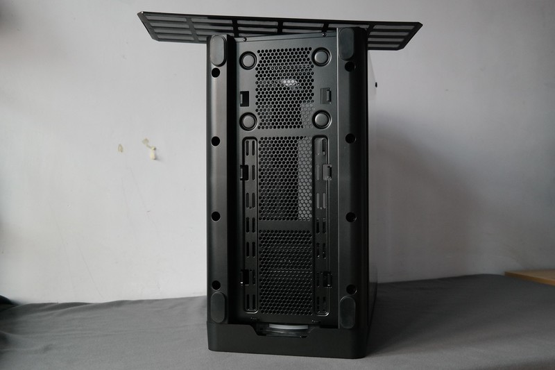 Tt红色警戒高配加强版！TT View 37 RGB开窗机箱装机评测