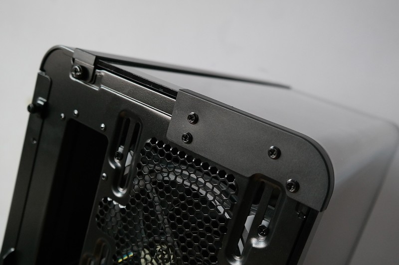 Tt红色警戒高配加强版！TT View 37 RGB开窗机箱装机评测