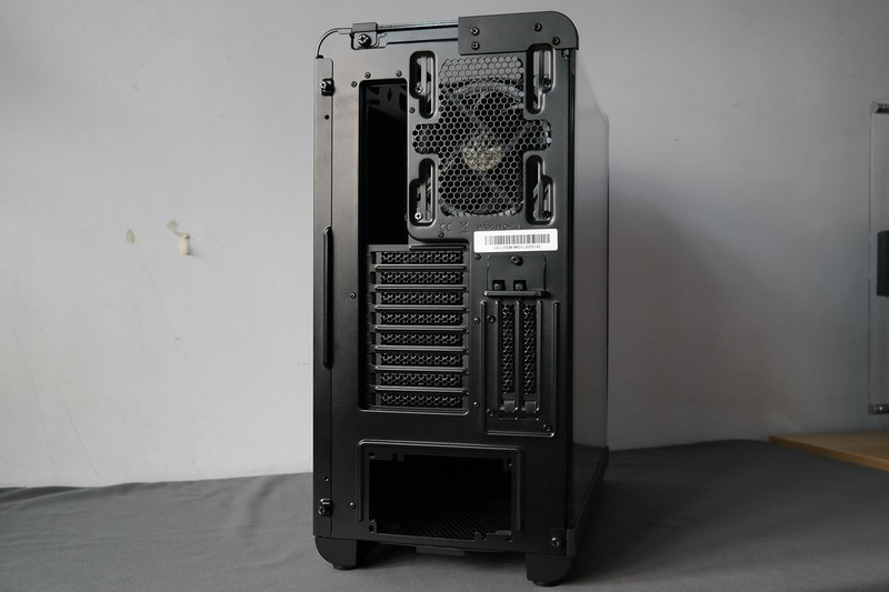 Tt红色警戒高配加强版！TT View 37 RGB开窗机箱装机评测