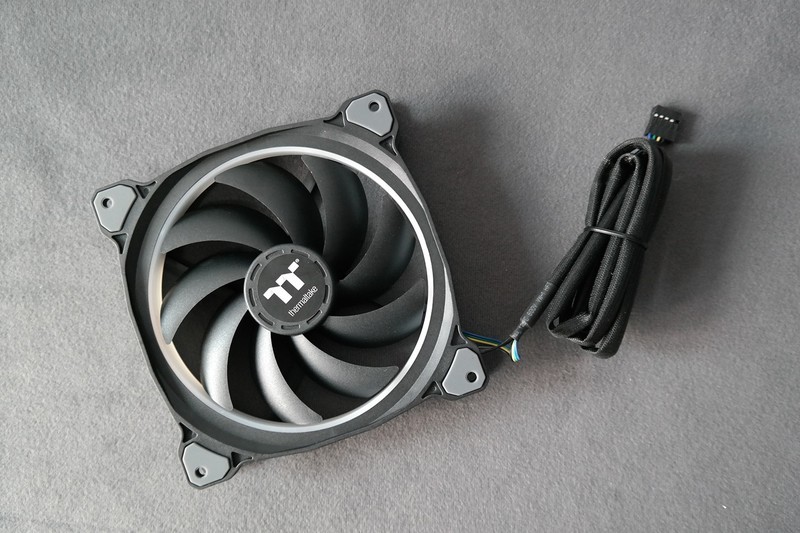 Tt红色警戒高配加强版！TT View 37 RGB开窗机箱装机评测