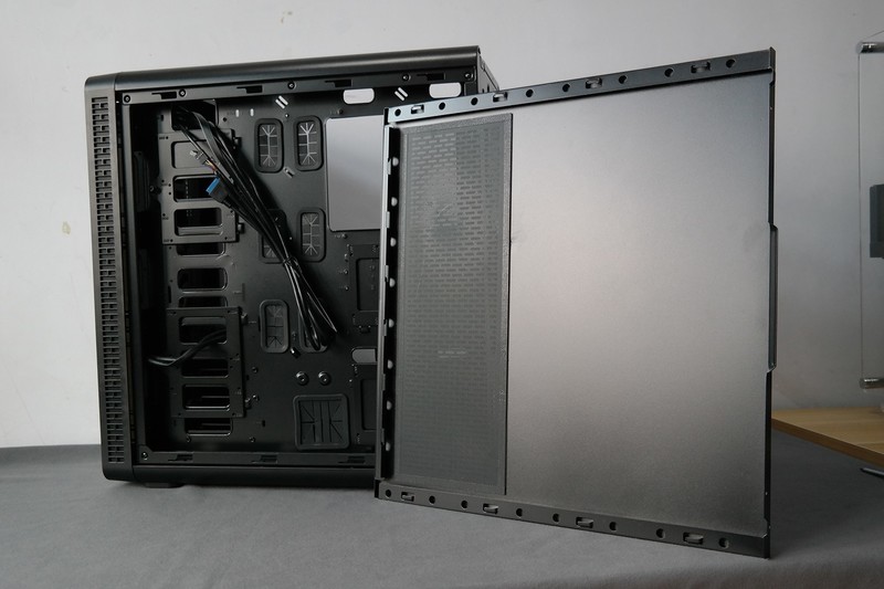 Tt红色警戒高配加强版！TT View 37 RGB开窗机箱装机评测