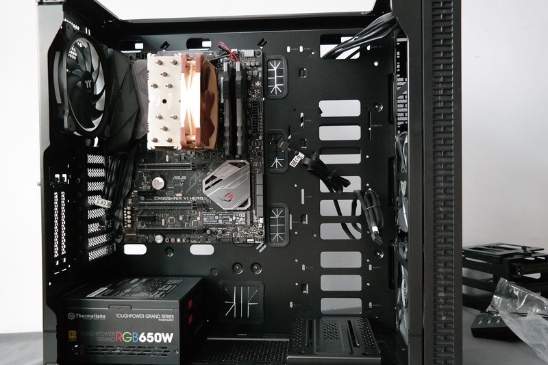 Tt红色警戒高配加强版！TT View 37 RGB开窗机箱装机评测