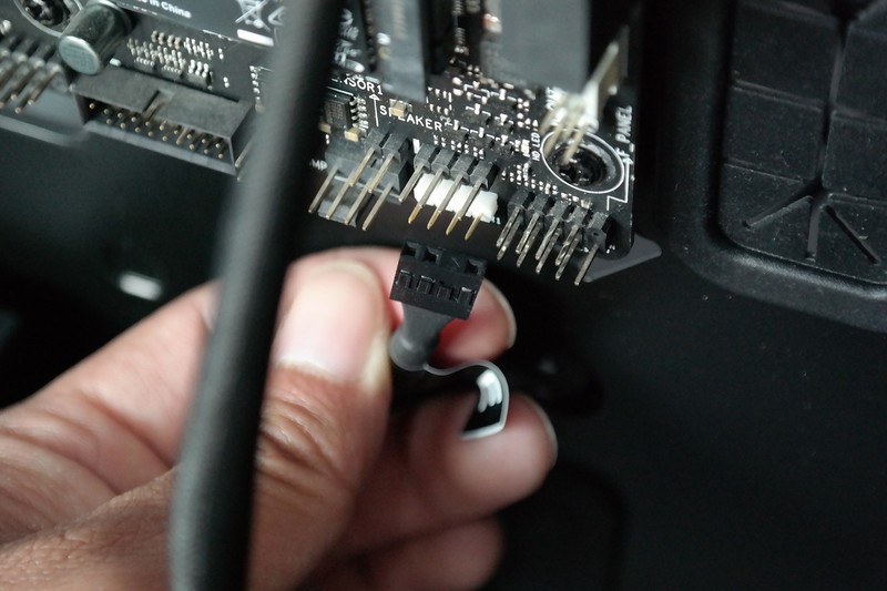 Tt红色警戒高配加强版！TT View 37 RGB开窗机箱装机评测