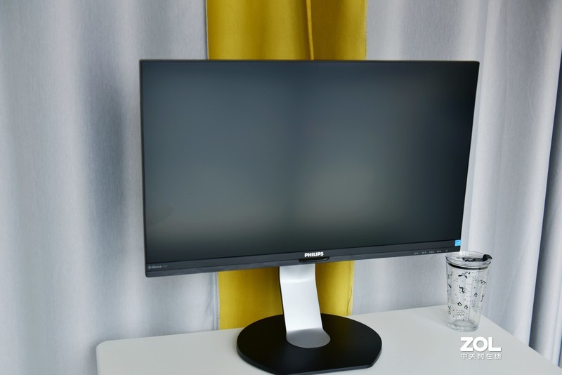 低蓝光飞利浦27寸显示器体验评测：10.7亿色搭配IPS的4K加持！