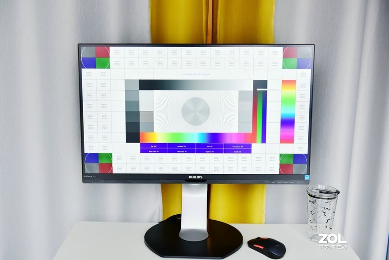 低蓝光飞利浦27寸显示器体验评测：10.7亿色搭配IPS的4K加持！