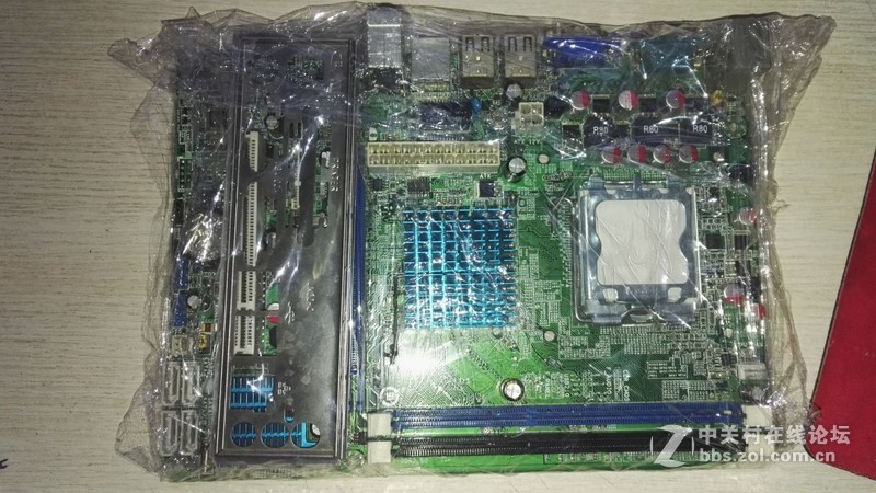 七彩虹G41支持三代内存，配E5400CPU