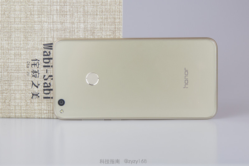 全新体验：荣耀8青春版中国人的麒麟小瑞兽