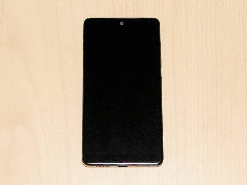 Essential Phone：旗舰半成品？