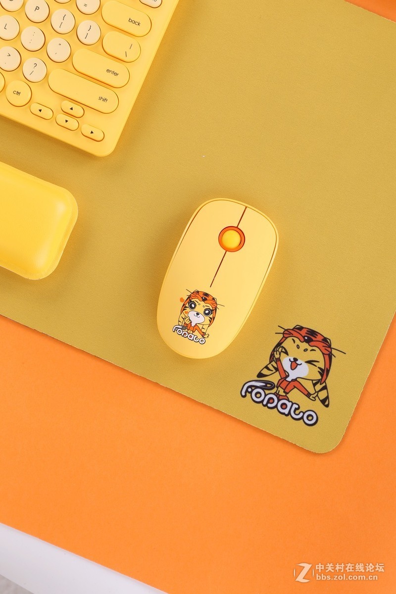 从啥是佩奇看萌文化，不要呆板要卖萌