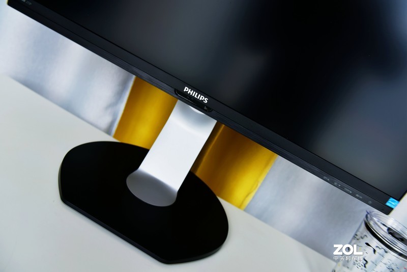 低蓝光飞利浦27寸显示器体验评测：10.7亿色搭配IPS的4K加持！