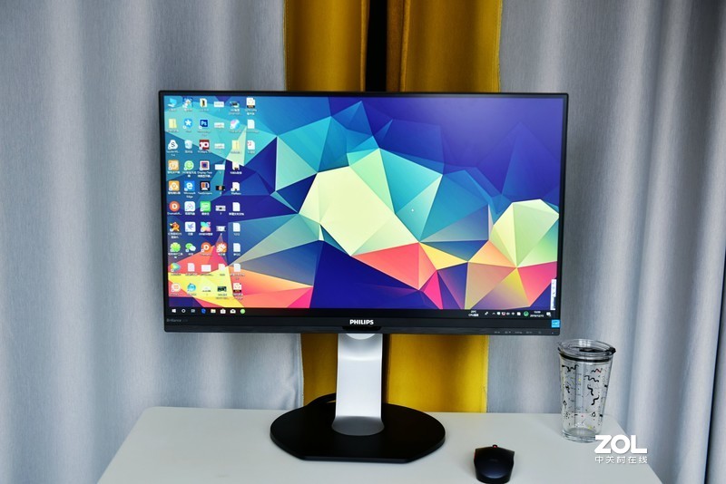 低蓝光飞利浦27寸显示器体验评测：10.7亿色搭配IPS的4K加持！