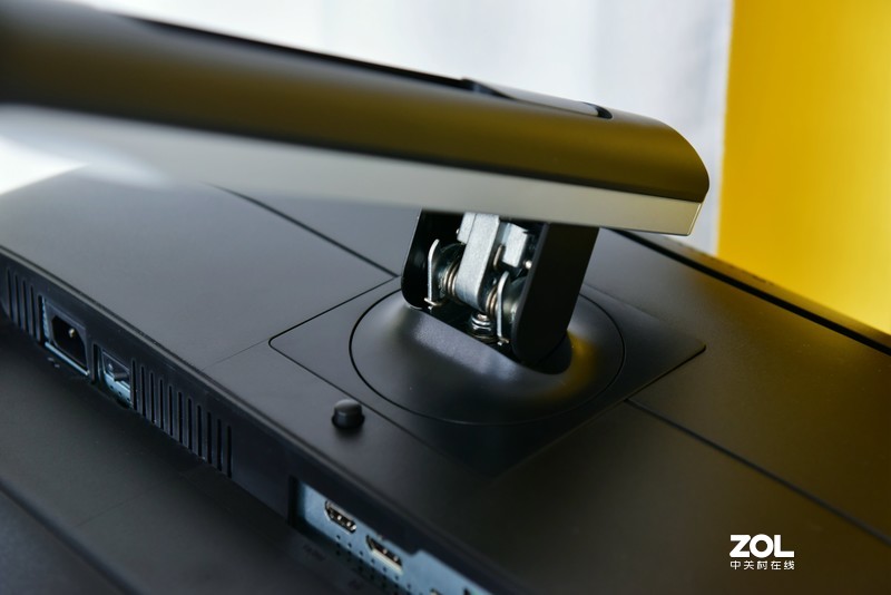 低蓝光飞利浦27寸显示器体验评测：10.7亿色搭配IPS的4K加持！