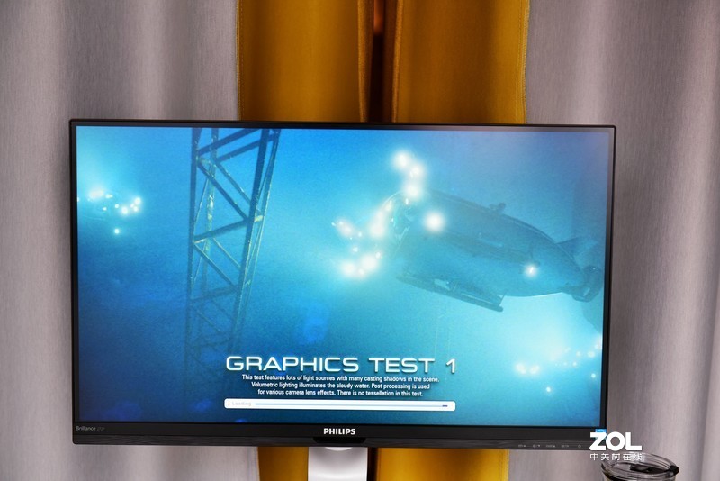 低蓝光飞利浦27寸显示器体验评测：10.7亿色搭配IPS的4K加持！