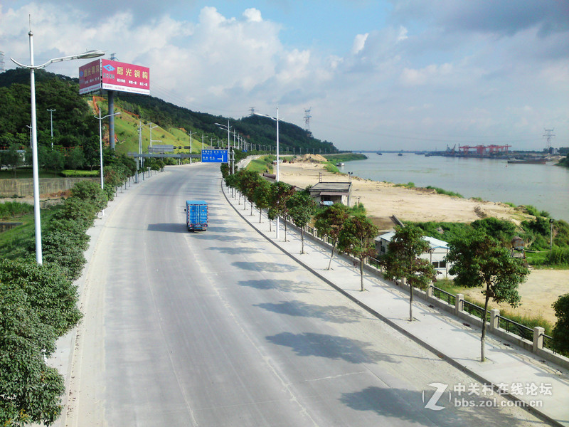 站在桥上看风景-C905