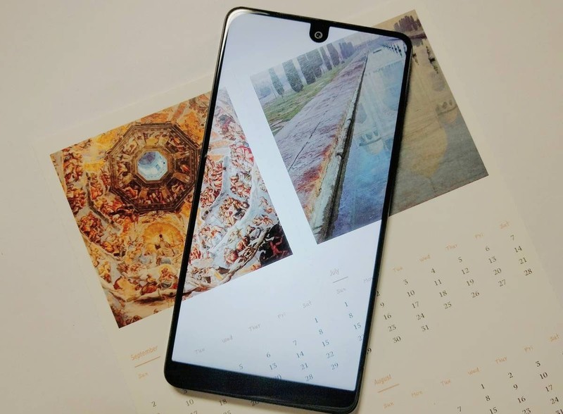 Essential Phone：旗舰半成品？