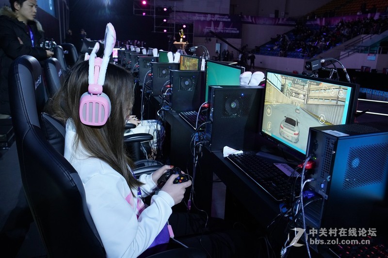 从啥是佩奇看萌文化，不要呆板要卖萌