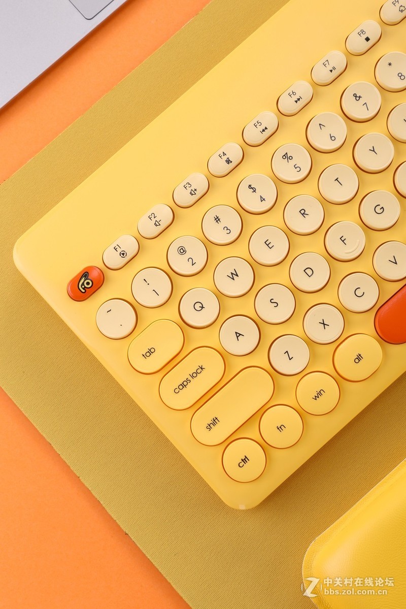 从啥是佩奇看萌文化，不要呆板要卖萌