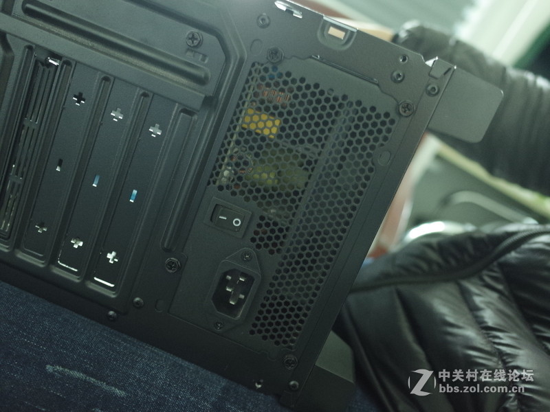 #GAMEMAX英雄# GAMEMAX英雄侧透机箱使用体验（2.硬件安装体验）