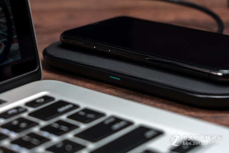 桌面清道夫，维护家庭和谐利器：CHOETECH T535S 5线圈 双座充 无线充电器