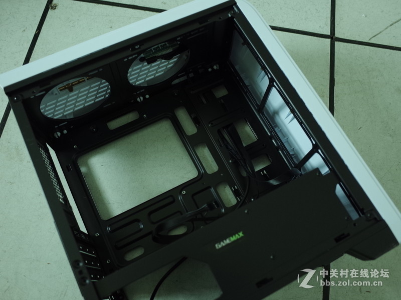 #GAMEMAX英雄# GAMEMAX英雄侧透机箱使用体验（1.拆包展示）