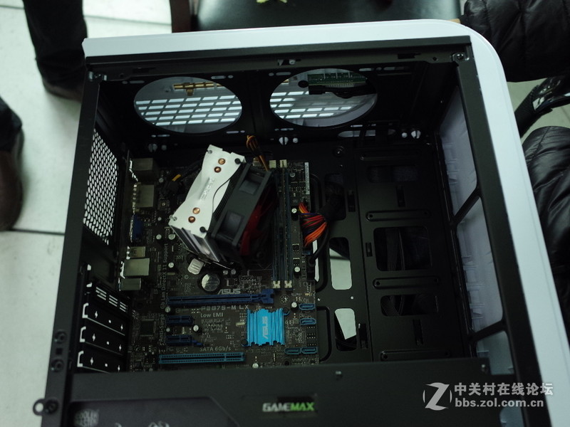 #GAMEMAX英雄# GAMEMAX英雄侧透机箱使用体验（2.硬件安装体验）