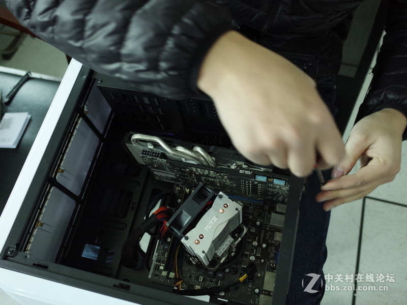 #GAMEMAX英雄# GAMEMAX英雄侧透机箱使用体验（2.硬件安装体验）