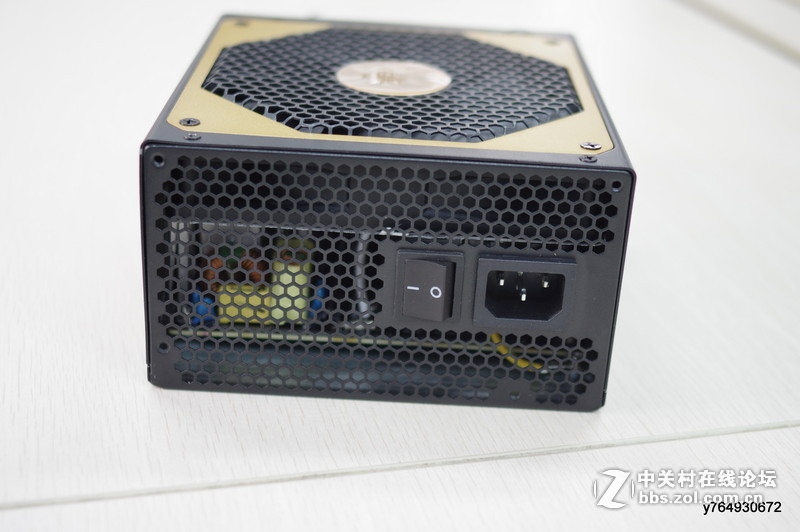 游戏悍将霸道系列电源--半模组镀金工艺奢华用料！