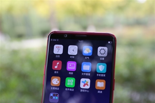 OPPO R11s星幕新年版真机曝光：颜值出众