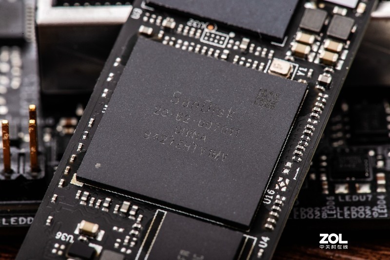 娱乐大师就是一个玩笑，写入量18TB不掉速的WD黑盘评分只有1000？