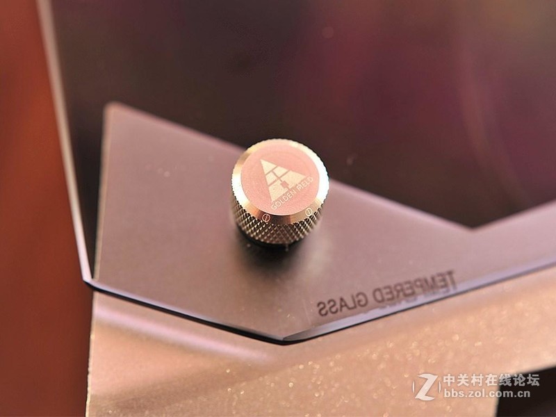 这款开创了垂直散热新概念的银狐机箱颜值够高了吧？