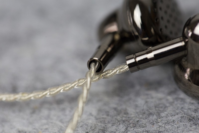 初烧慎入！这条平头塞卖1999元，Ksearphone黑铃值不值得买？