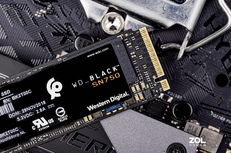 娱乐大师就是一个玩笑，写入量18TB不掉速的WD黑盘评分只有1000？