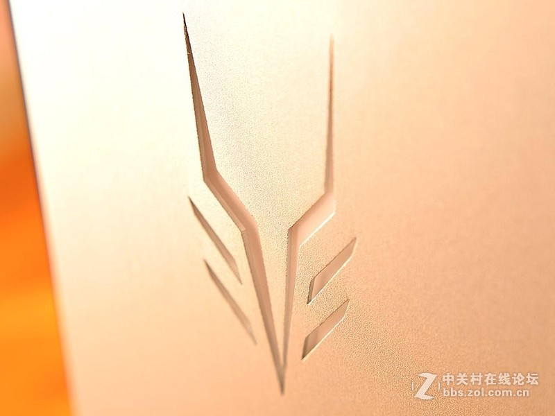 这款开创了垂直散热新概念的银狐机箱颜值够高了吧？