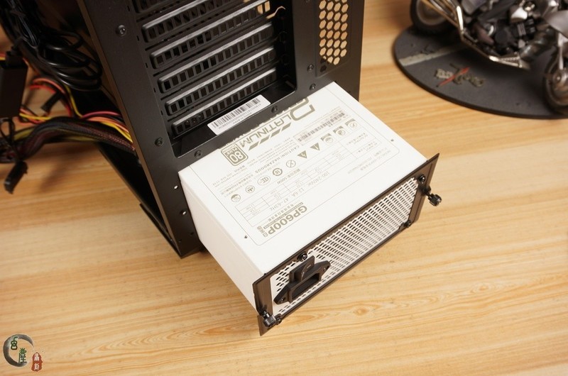 RGB灯效超酷炫，酷冷至尊毁灭者III至尊版助你畅玩光污染