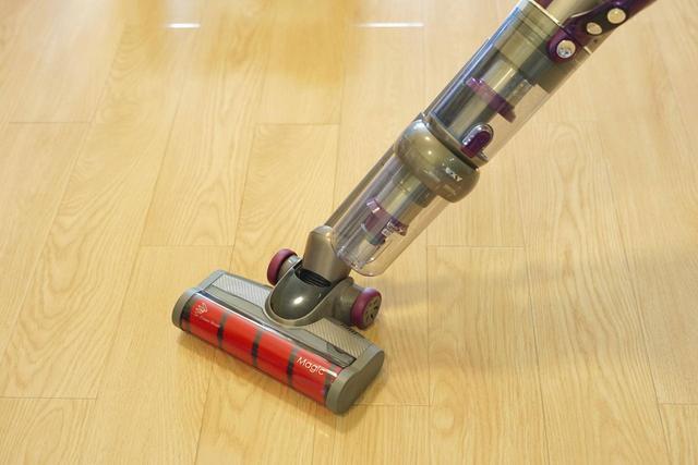 据说无线吸尘器都是充电俩小时折腾五分钟？莱克魔洁：不存在的