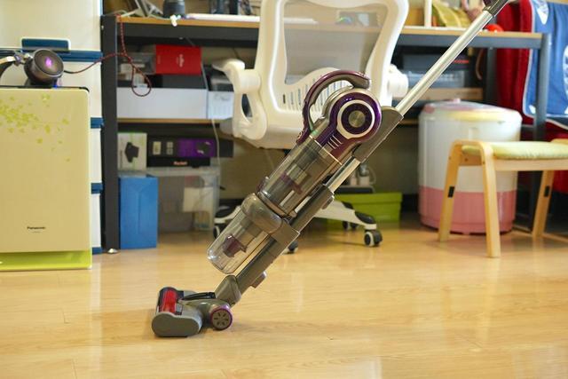 据说无线吸尘器都是充电俩小时折腾五分钟？莱克魔洁：不存在的