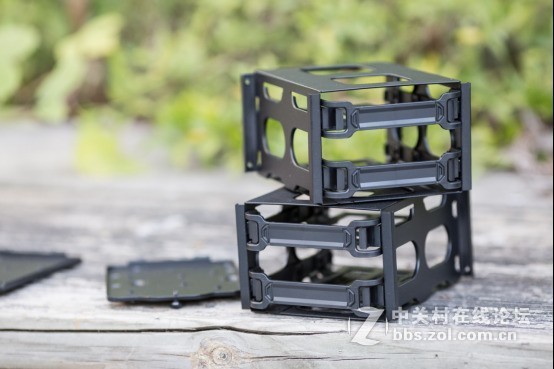 外观高大威猛，内在锦绣文章——Tt Level 20 GT机箱中的肌肉跑车