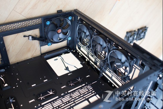 外观高大威猛，内在锦绣文章——Tt Level 20 GT机箱中的肌肉跑车